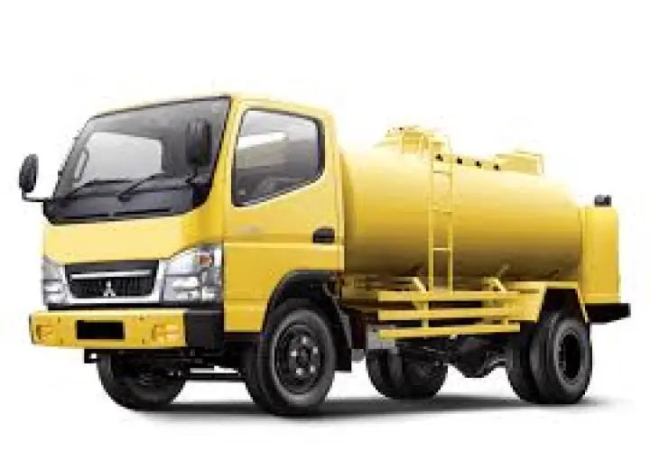 SEDOT WC SAMPAI HABIS di Masohi